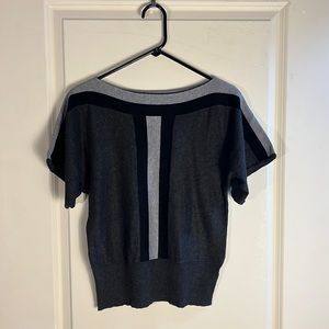 Woman’s Short Sleeve Gray Top